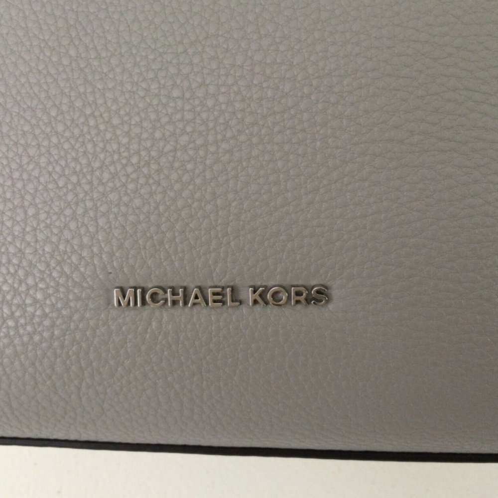⛔️SOLD⛔️ MICHAEL KORS Lillie Large Messenger Bag - Picture 6 of 15